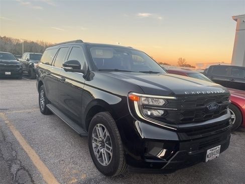 Used 2025 Ford Expedition Max Active image 2