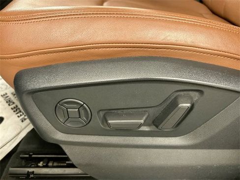 Used 2022 Audi Q8 Prestige w/ Prestige Package image 10