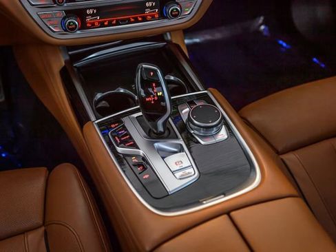 Used 2020 BMW 740i xDrive w/ M Sport Package image 32