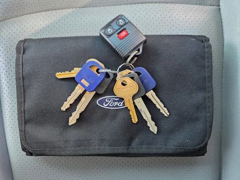 Used 2019 Ford E-350 and Econoline 350 Super Duty w/ Power Windows & Locks Group image 23