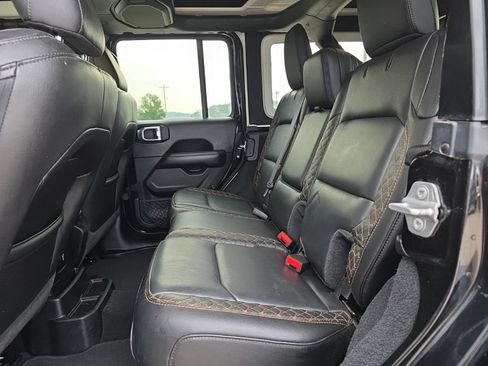 Used 2021 Jeep Wrangler Unlimited Sahara AWD/4WD image 14