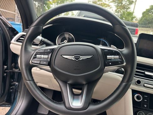 Used 2025 Genesis G70 2.5T image 28