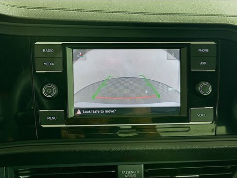 Used 2022 Volkswagen Jetta SE FWD image 22