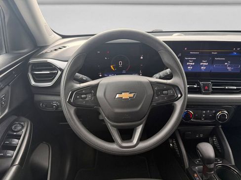 Used 2025 Chevrolet TrailBlazer LT image 12