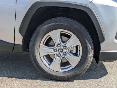 Used 2022 Toyota RAV4 XLE image 11