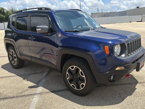 Used 2016 Jeep Renegade Trailhawk w/ Premium Trailhawk Package AWD/4WD image 7