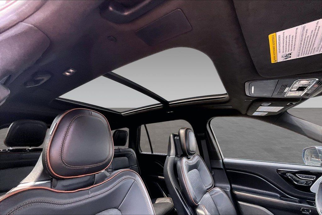 Used 2025 Lincoln Aviator Black Label AWD/4WD image 11