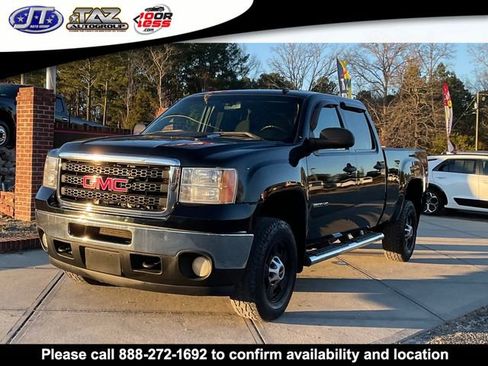 Used 2011 GMC Sierra 2500 SLE w/ SLE Preferred Package image 3