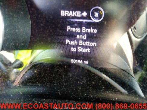 Used 2019 Dodge Challenger SXT image 8