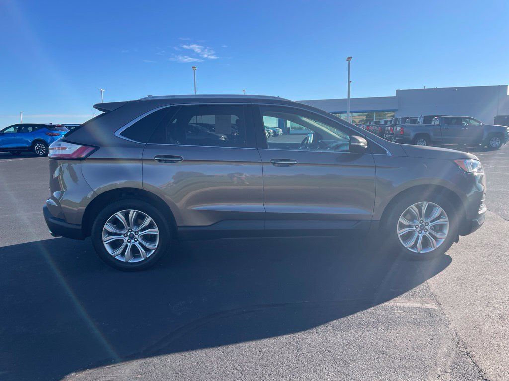 Used 2019 Ford Edge Titanium AWD/4WD image 6