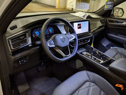 New 2026 Volkswagen Atlas Cross Sport SE image 8