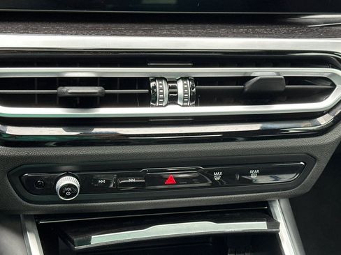 Certified 2024 BMW 330i Sedan image 23