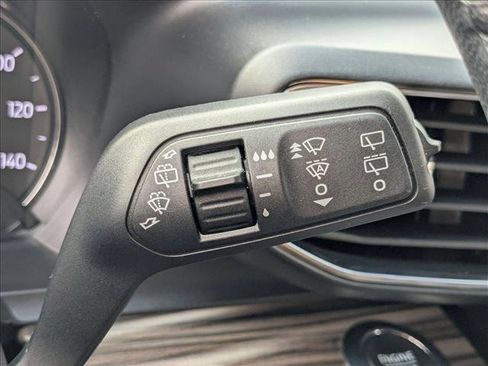 Used 2022 Ford Explorer Limited w/ Equipment Group 301A image 7