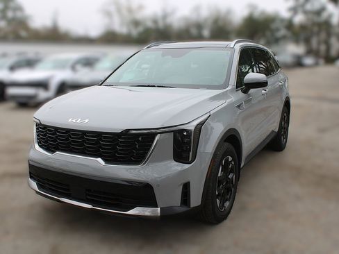 Certified 2025 Kia Sorento S w/ Panoramic Sunroof Package image 16