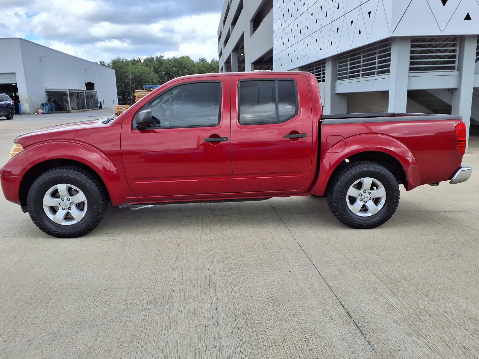 Used 2012 Nissan Frontier SV RWD image 24