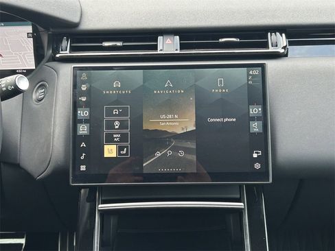 Used 2025 Land Rover Range Rover Velar Dynamic SE image 21