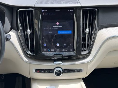Certified 2024 Volvo XC60 B5 Ultimate AWD/4WD image 17