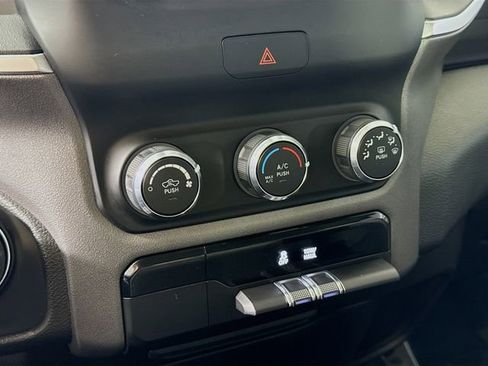 Used 2019 RAM 1500 Big Horn image 15