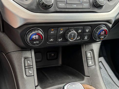 Used 2018 GMC Acadia SLE AWD/4WD image 36