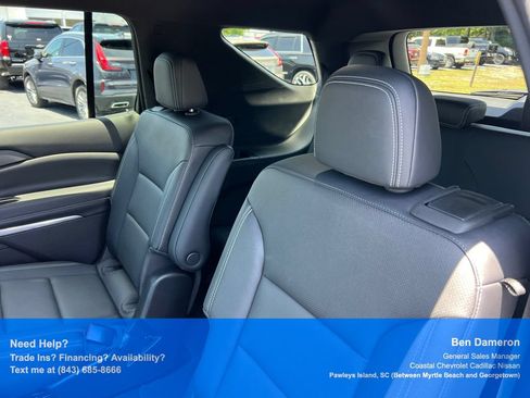 Used 2025 Chevrolet Traverse LT FWD image 18