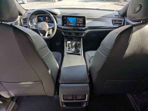Used 2025 Volkswagen Atlas Cross Sport SE FWD image 27
