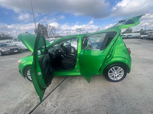 Used 2016 Chevrolet Sonic LT w/ Fun and Sun Package image 39