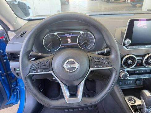 Used 2025 Nissan Sentra SV FWD image 27