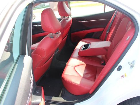 Used 2018 Toyota Camry XSE w/ Driver Assist Package FWD image 5