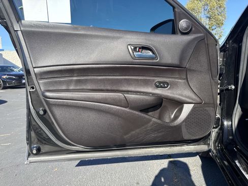 Used 2018 Acura ILX w/ Premium Package image 18