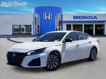 Used 2025 Nissan Altima 2.5 SV