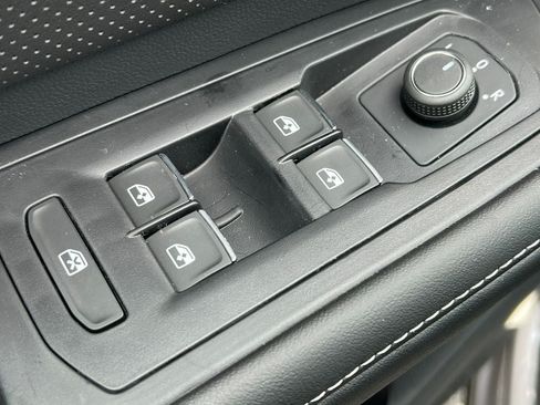 New 2025 Volkswagen Atlas Cross Sport SE AWD/4WD image 16