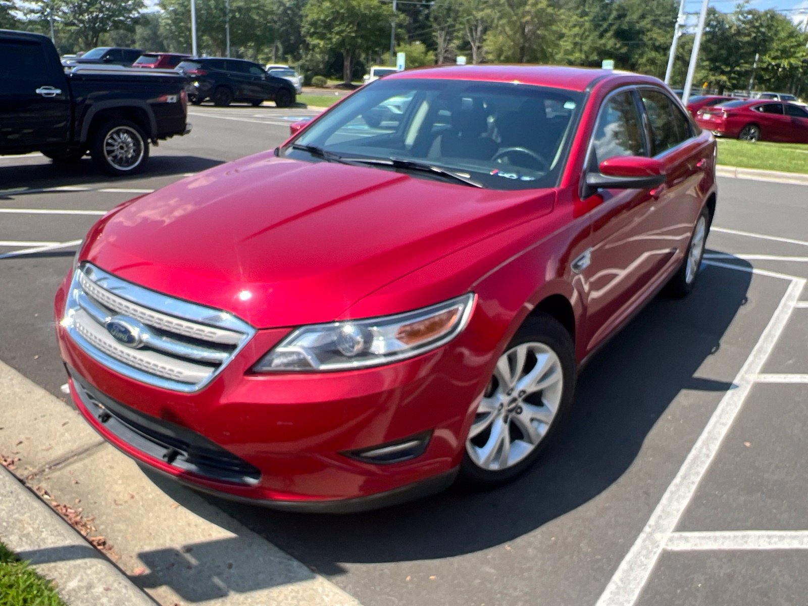 Used 2011 Ford Taurus SEL FWD image 12