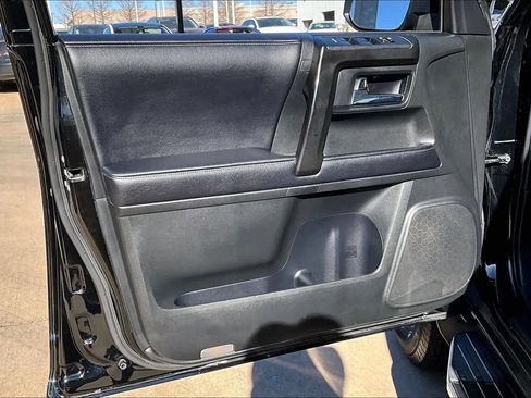 Used 2018 Toyota 4Runner TRD Off-Road Premium image 24