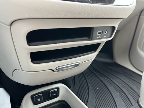 Used 2018 Chrysler Pacifica Touring Plus image 20