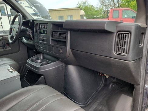 Used 2015 Chevrolet Express 2500 RWD image 29