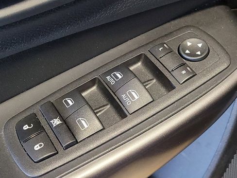 Used 2019 Jeep Cherokee Latitude Plus image 27