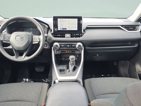 Used 2025 Toyota RAV4 XLE FWD image 11