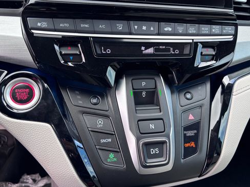 New 2026 Honda Odyssey Touring image 19