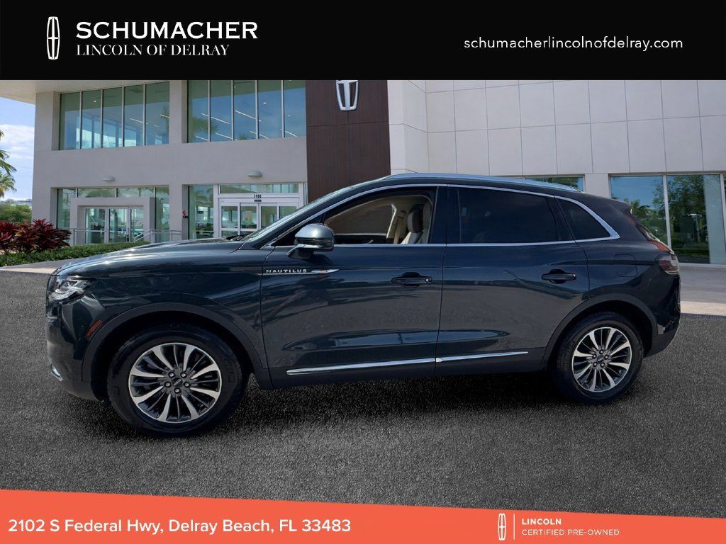Used 2022 Lincoln Nautilus FWD w/ Premium Package image 4