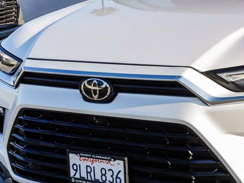 Used 2024 Toyota Grand Highlander FWD image 6
