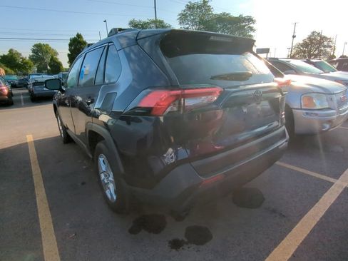 Used 2021 Toyota RAV4 XLE w/ XLE Grade Weather Package AWD/4WD image 4