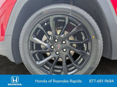 Used 2024 GMC Terrain SLE w/ Elevation Edition FWD image 9