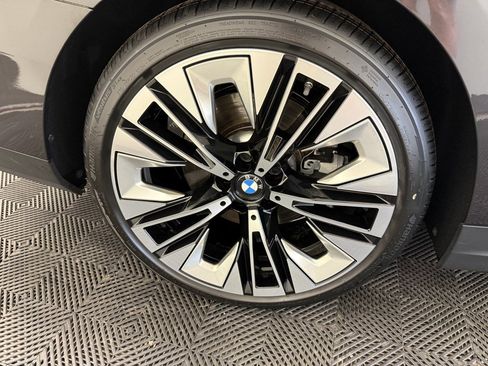 Used 2024 BMW 540i xDrive AWD/4WD image 12