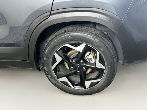 Used 2025 Kia Seltos S image 11