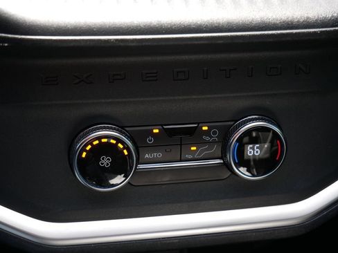 Used 2025 Ford Expedition Active AWD/4WD image 15
