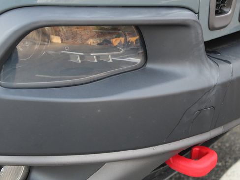 Used 2015 Jeep Cherokee Trailhawk w/ Comfort/Convenience Group image 40