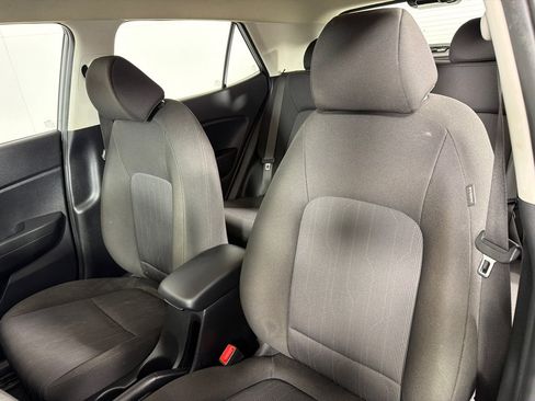 Used 2026 Hyundai Venue SE FWD image 12