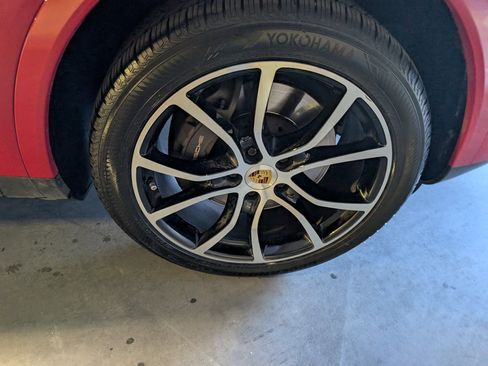 Used 2023 Porsche Cayenne image 18