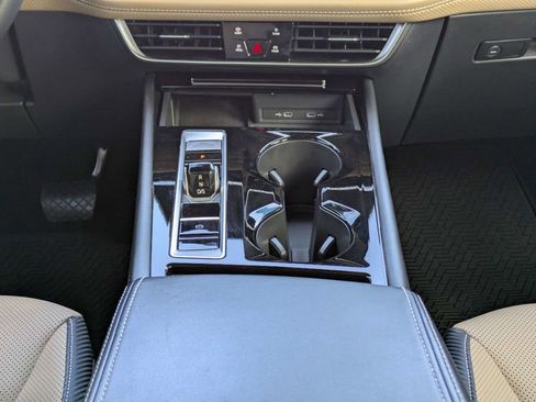 Used 2024 Volkswagen Atlas Cross Sport SE image 23