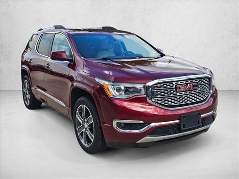 Used 2017 GMC Acadia Denali w/ Technology Package image 3